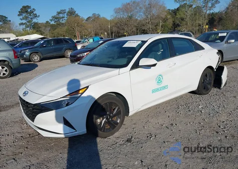 2022 Hyundai Elantra Sel z USA, uszkodzony, nr VIN 5NPLM4AGXNH071074